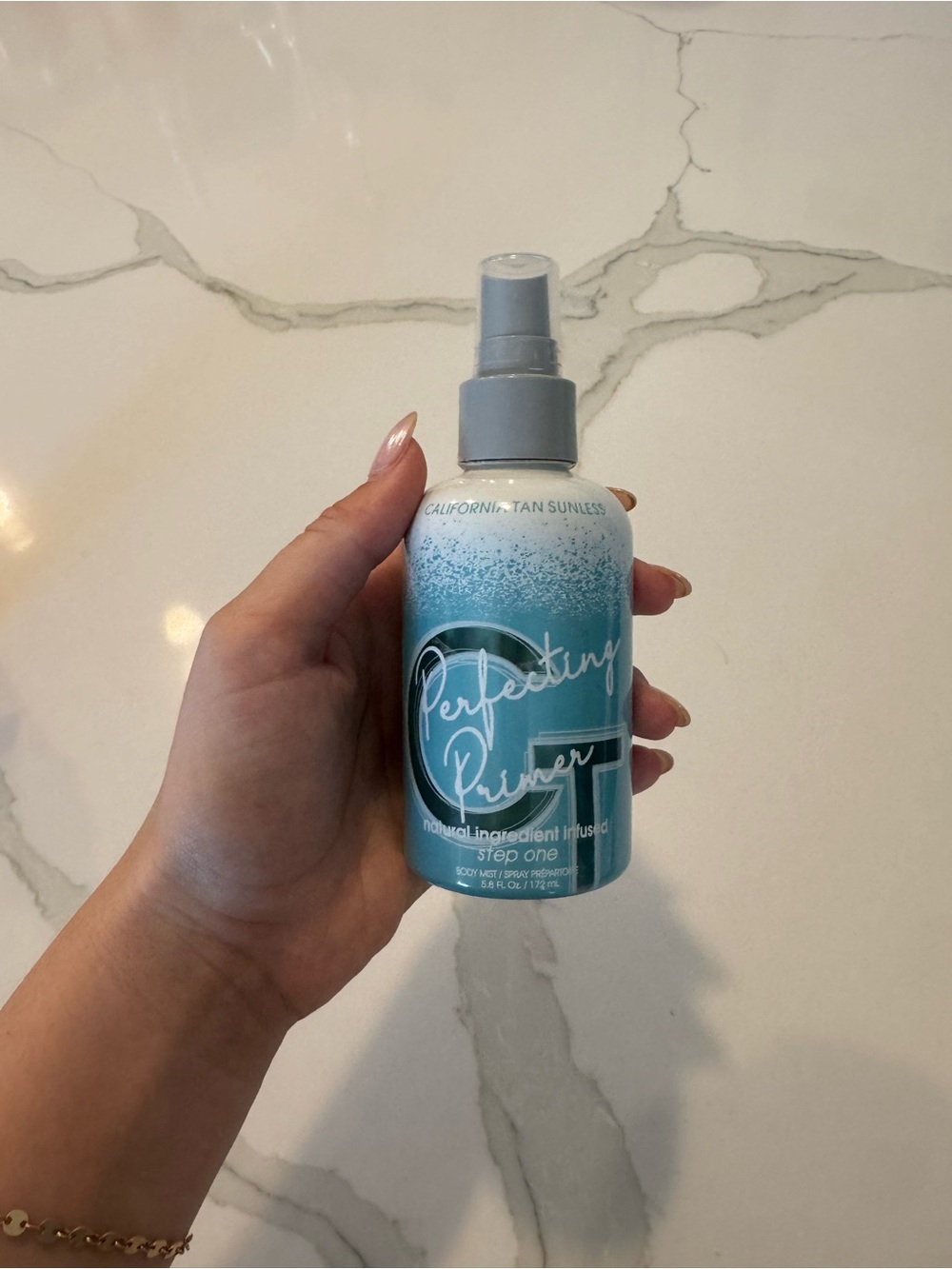 CALIFORNIA TAN SUNLESS - Perfecting Primer Face Mist — Step 1